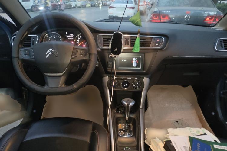 Used Citroen C3-XR 2015 1.6THP Automatic Pioneer Model Center Console
