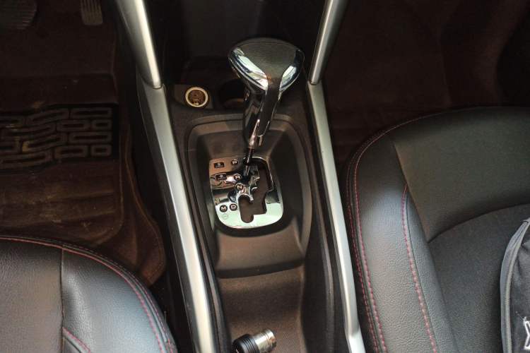 Used Citroen C3-XR 2015 1.6L Automatic Pioneer Model Gear Lever