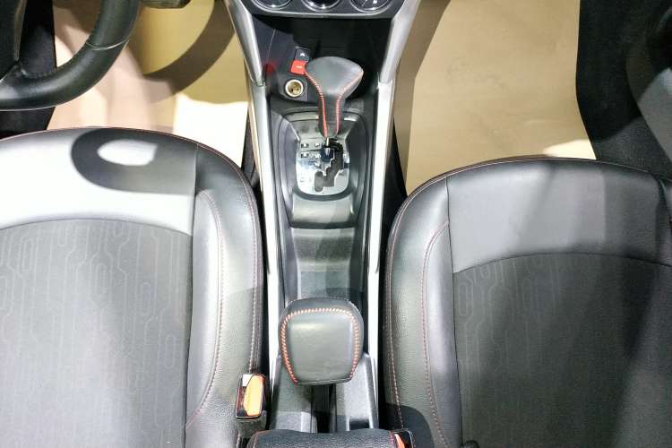 Used Citroen C3-XR 2015 1.6L Automatic Smart Version Gear Lever