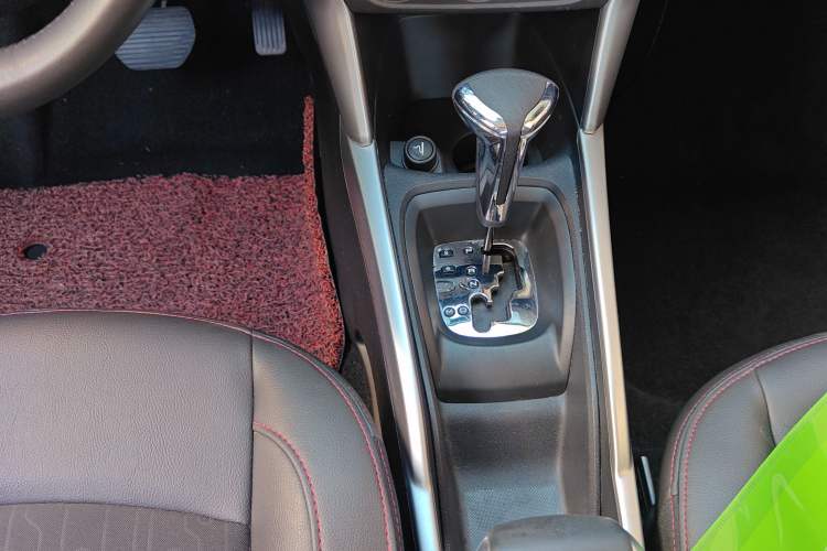 Used Citroen C3-XR 2015 1.6L Automatic Pioneer Model Gear Lever