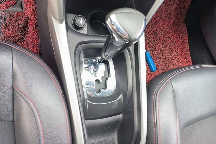 Used Citroen C3-XR 2015 1.6L Automatic Pioneer Model Gear Lever