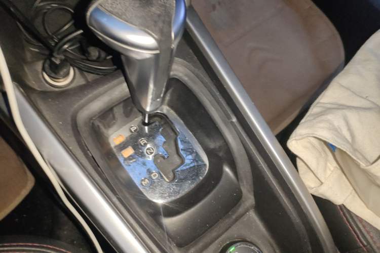 Used Citroen C3-XR 2015 1.6THP Automatic Pioneer Model Gear Lever