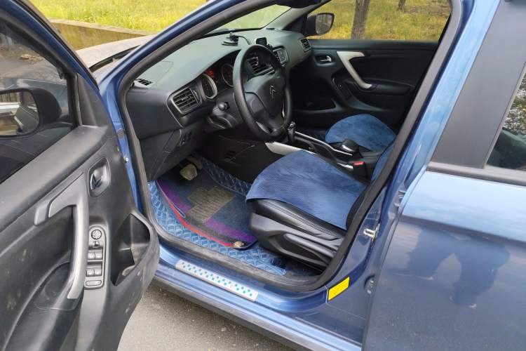 Used Citroen C3-XR 2015 1.6L Automatic Fashion Model Interior 1
