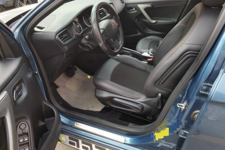 Used Citroen C3-XR 2015 1.6L Automatic Pioneer Model Interior 3
