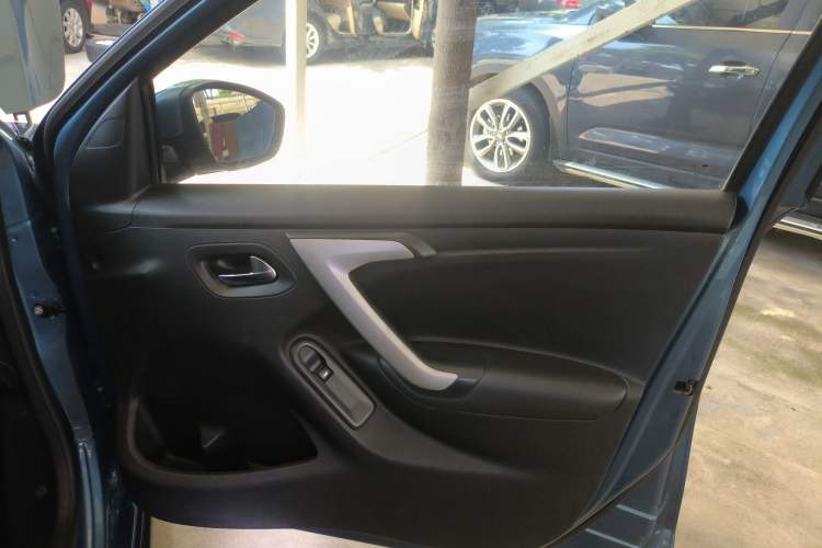 Used Citroen C3-XR 2015 1.6L Automatic Smart Version Interior 5
