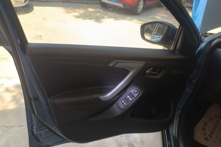 Used Citroen C3-XR 2015 1.6L Automatic Smart Version Interior 7