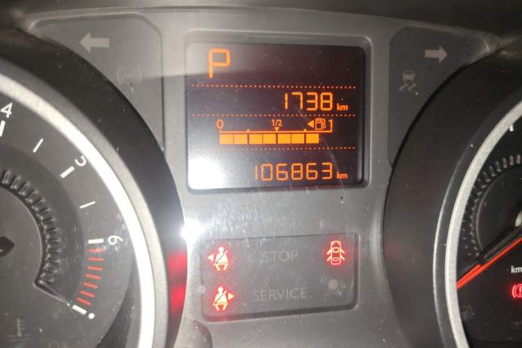 Used Citroen C3-XR 2015 1.6L Automatic Fashion Model Odometer Close Up