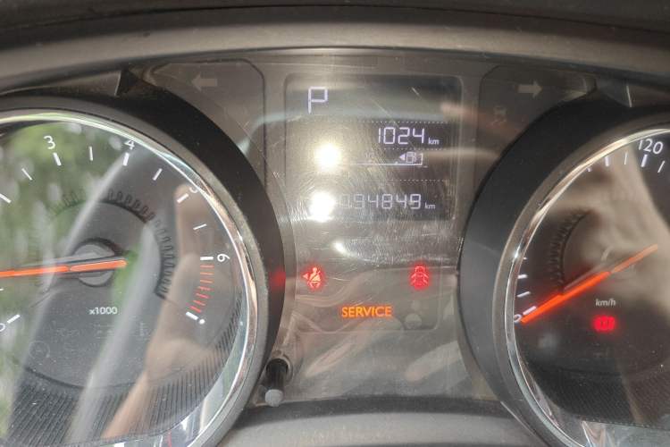 Used Citroen C3-XR 2015 1.6THP Automatic Flagship Model Odometer Close Up
