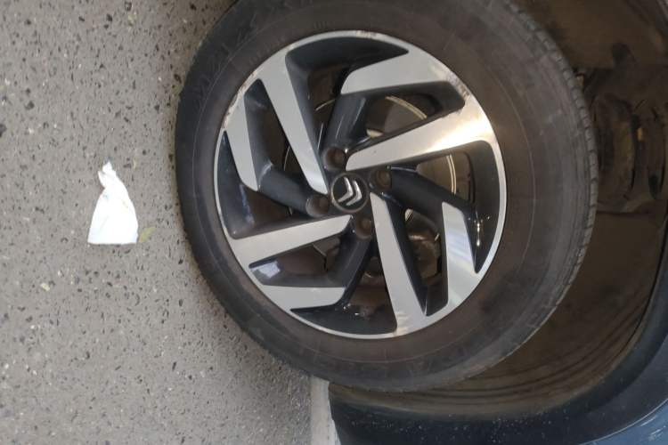 Used Citroen C3-XR 2015 1.6THP Automatic Pioneer Model Right Front Wheel Hub