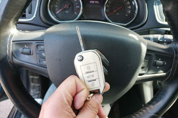 Used Citroen C3-XR 2015 1.6L Manual Pioneer Model Vehicle Key