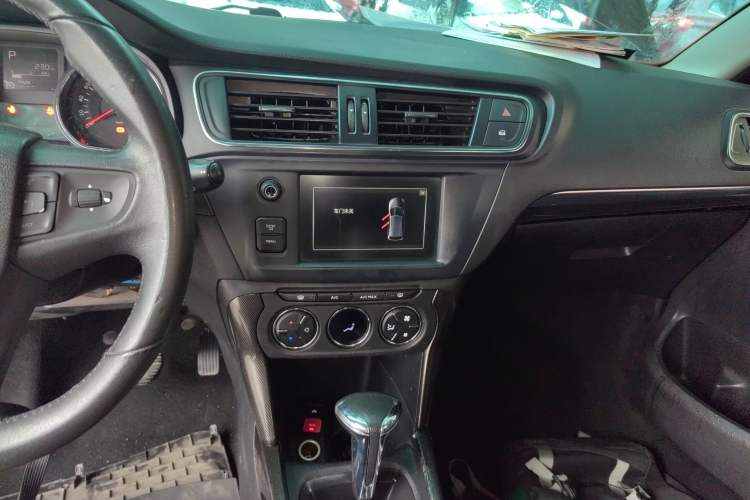 Used Citroen C3-XR 2015 1.6THP Automatic Flagship Model Audio And AC Panel