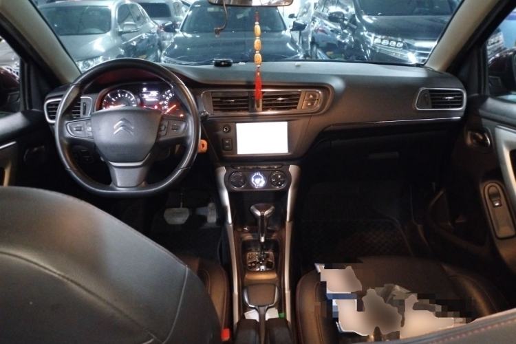 Used Citroen C3-XR 2015 1.6THP Automatic Pioneer Model Center Console