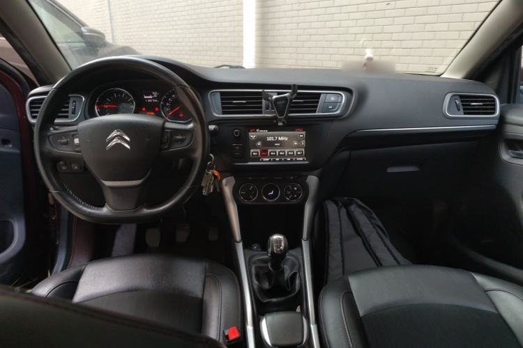 Used Citroen C3-XR 2015 1.6L Manual Pioneer Model Center Console