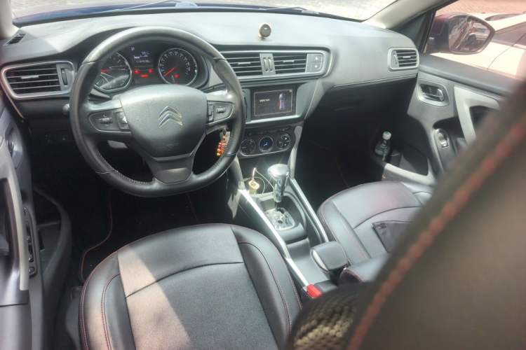 Used Citroen C3-XR 2015 1.6L Automatic Pioneer Model Center Console