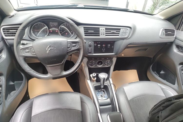 Used Citroen C3-XR 2015 1.6L Automatic Pioneer Model Center Console