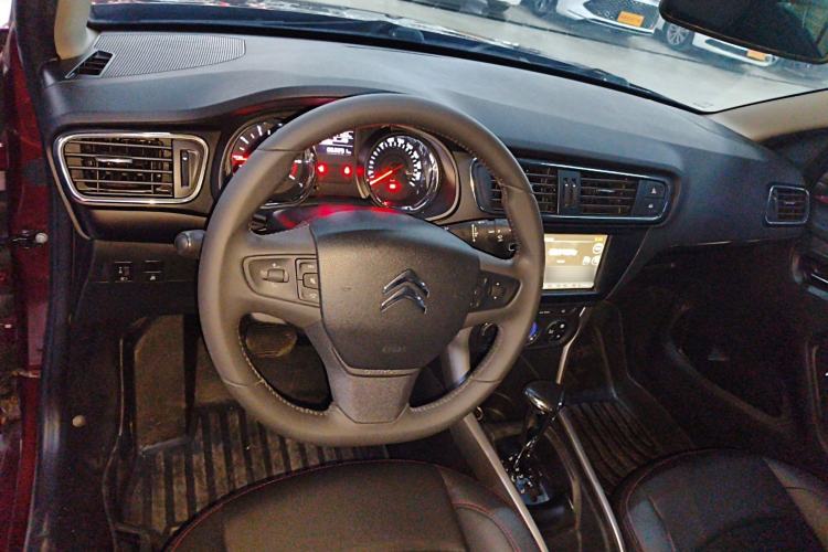 Used Citroen C3-XR 2015 1.6L Automatic Pioneer Model Center Console