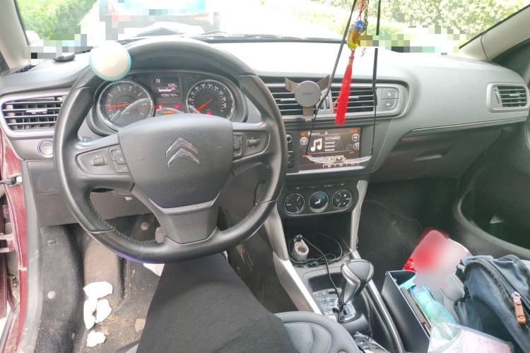 Used Citroen C3-XR 2015 1.6L Automatic Smart Version Center Console