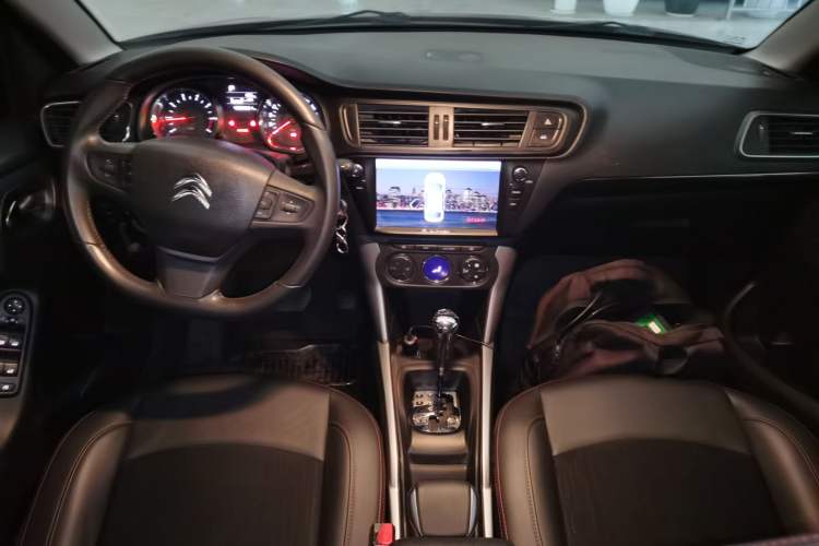 Used Citroen C3-XR 2015 1.6L Automatic Pioneer Model Center Console