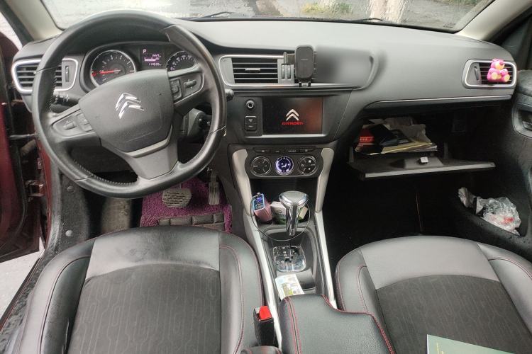 Used Citroen C3-XR 2015 1.6THP Automatic Pioneer Model Center Console