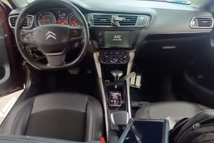 Used Citroen C3-XR 2015 1.6L Automatic Pioneer Model Center Console