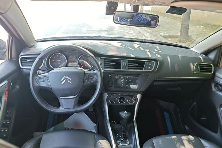 Used Citroen C3-XR 2015 1.6L Automatic Pioneer Model Center Console