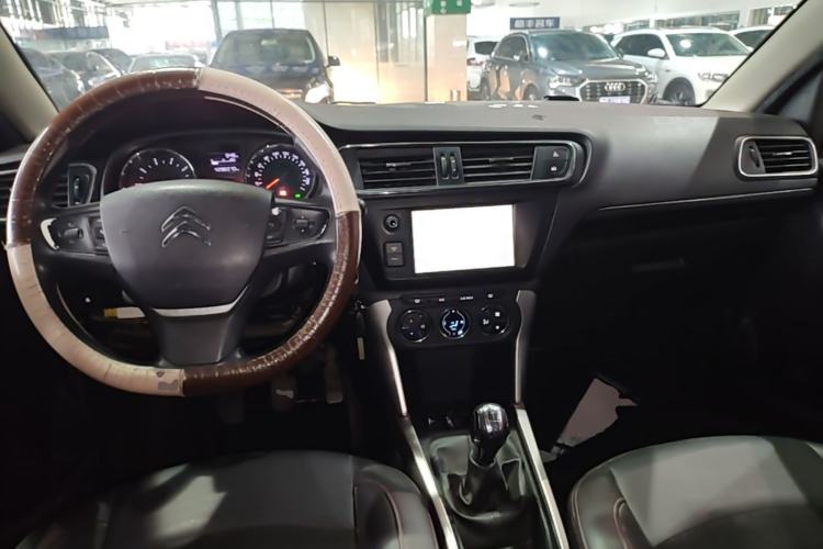 Used Citroen C3-XR 2015 1.6L Manual Pioneer Model Center Console