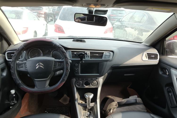 Used Citroen C3-XR 2015 1.6L Automatic Pioneer Model Center Console