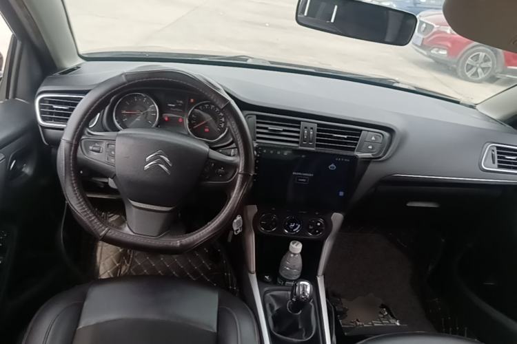Used Citroen C3-XR 2015 1.6L Manual Pioneer Model Center Console