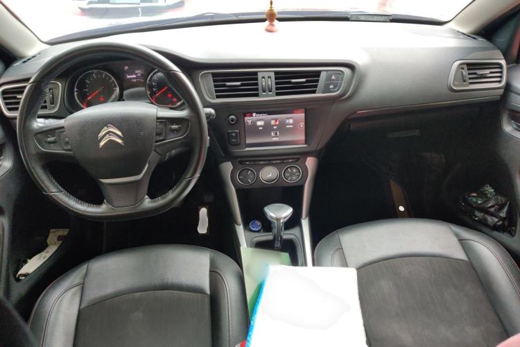 Used Citroen C3-XR 2015 1.6L Automatic Pioneer Model Center Console