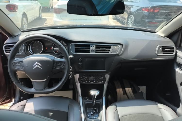 Used Citroen C3-XR 2015 1.6L Automatic Pioneer Model Center Console