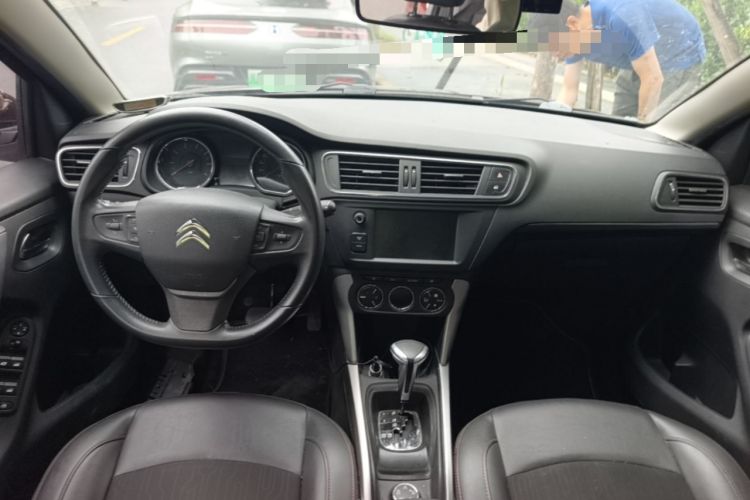 Used Citroen C3-XR 2015 1.6THP Automatic Pioneer Model Center Console