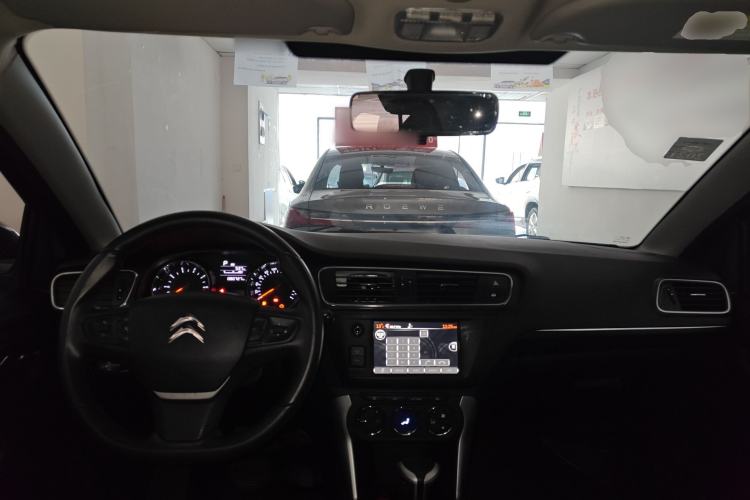 Used Citroen C3-XR 2015 1.6THP Automatic Smart Model Center Console