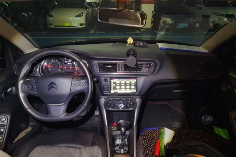 Used Citroen C3-XR 2015 1.6THP Automatic Smart Model Center Console