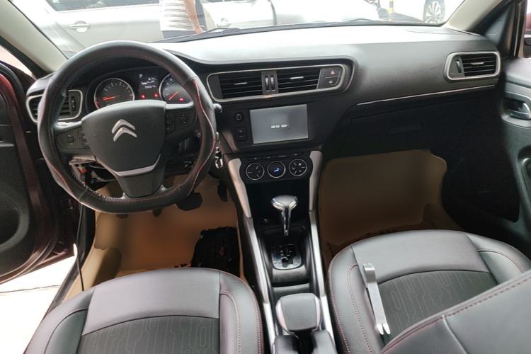 Used Citroen C3-XR 2015 1.6L Automatic Pioneer Model Center Console