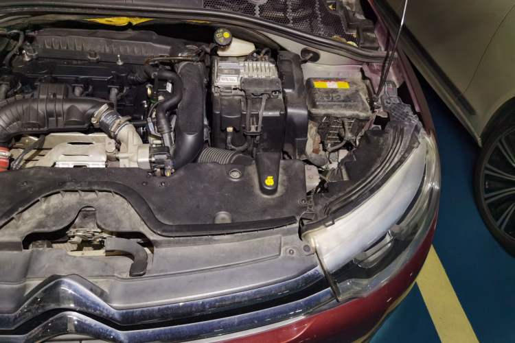 Used Citroen C3-XR 2015 1.6THP Automatic Smart Model Engine Bay Left
