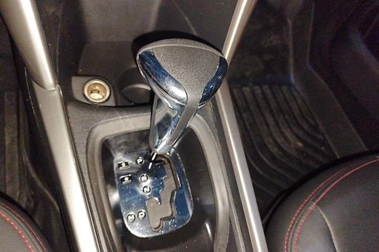 Used Citroen C3-XR 2015 1.6L Automatic Pioneer Model Gear Lever