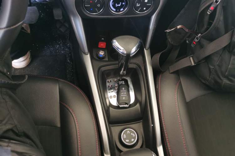 Used Citroen C3-XR 2015 1.6THP Automatic Smart Model Gear Lever