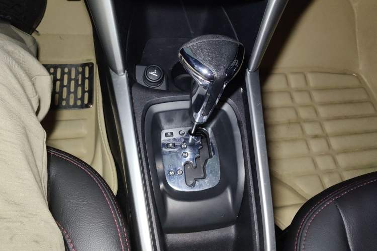 Used Citroen C3-XR 2015 1.6L Automatic Pioneer Model Gear Lever