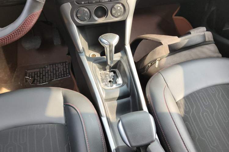 Used Citroen C3-XR 2015 1.6L Automatic Pioneer Model Gear Lever