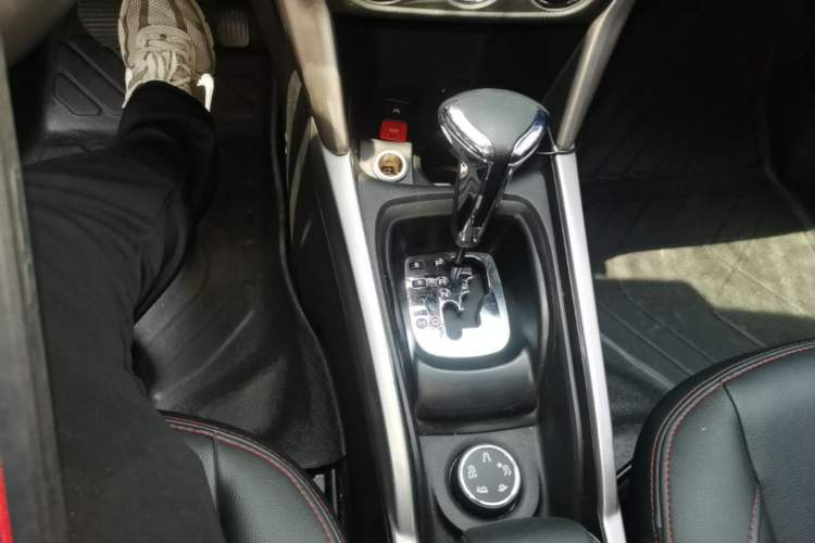 Used Citroen C3-XR 2015 1.6THP Automatic Smart Model Gear Lever