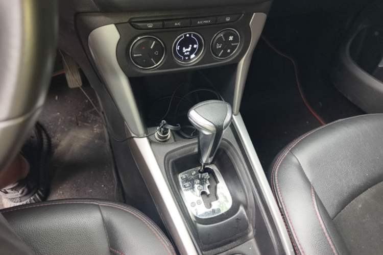 Used Citroen C3-XR 2015 1.6THP Automatic Pioneer Model Gear Lever