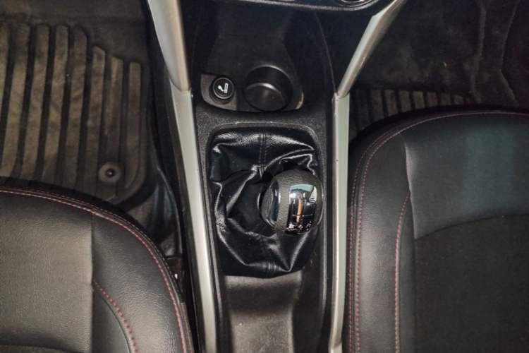 Used Citroen C3-XR 2015 1.6L Manual Pioneer Model Gear Lever