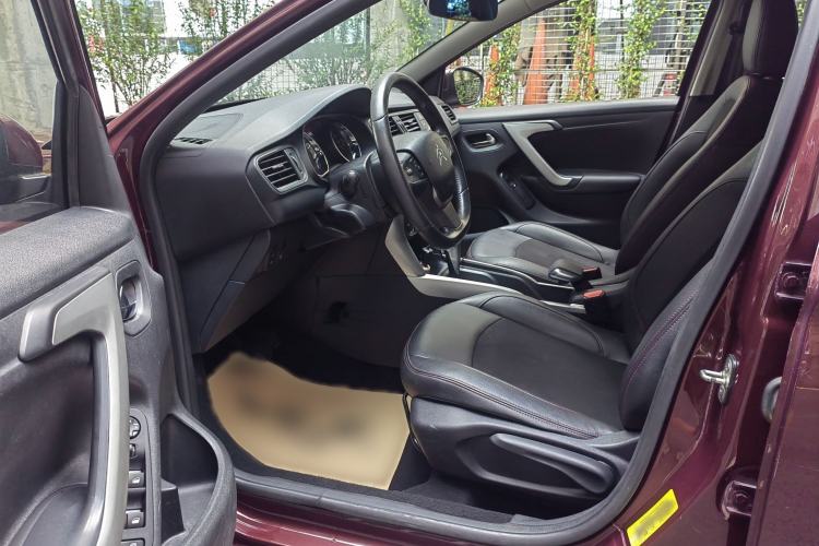 Used Citroen C3-XR 2015 1.6L Automatic Pioneer Model Interior 2