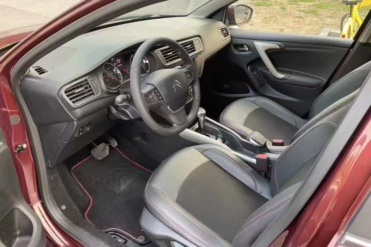 Used Citroen C3-XR 2015 1.6L Automatic Pioneer Model Interior 2