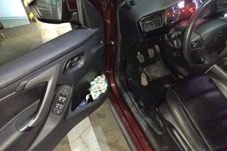 Used Citroen C3-XR 2015 1.6L Manual Pioneer Model Interior 3