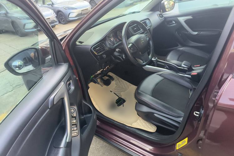 Used Citroen C3-XR 2015 1.6THP Automatic Smart Model Interior 3