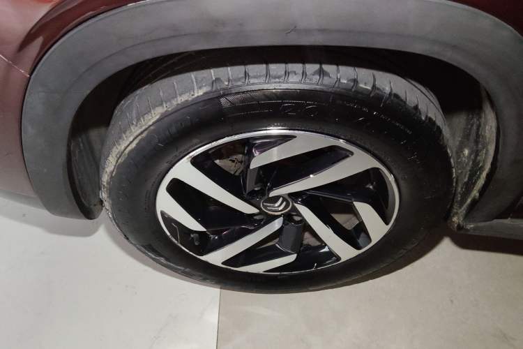 Used Citroen C3-XR 2015 1.6L Automatic Pioneer Model Left Front Wheel Hub