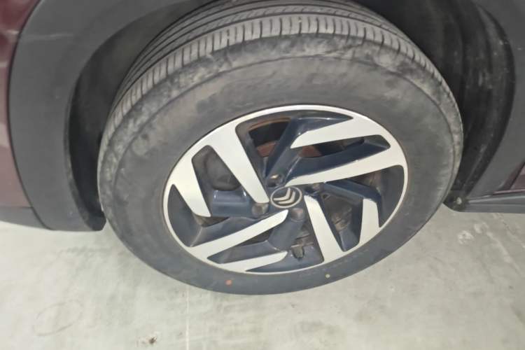 Used Citroen C3-XR 2015 1.6L Automatic Pioneer Model Left Front Wheel Hub