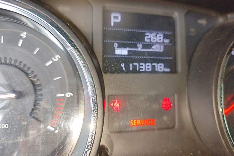 Used Citroen C3-XR 2015 1.6THP Automatic Flagship Model Odometer Close Up