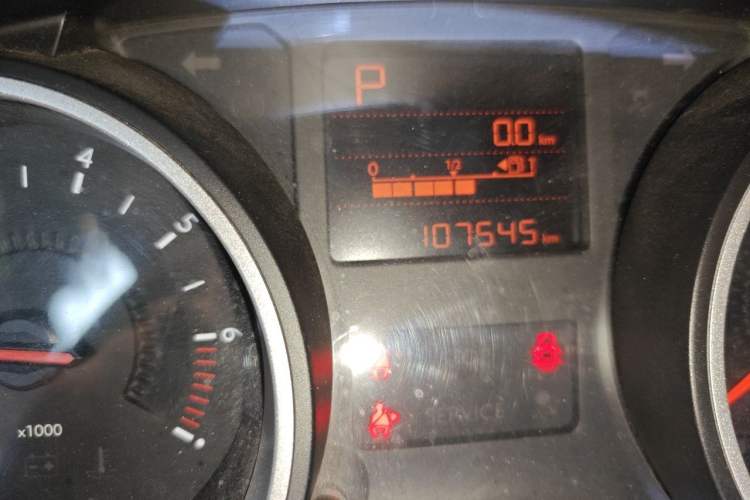 Used Citroen C3-XR 2015 1.6L Automatic Fashion Model Odometer Close Up